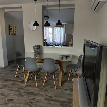 Private Modern Apartment Nea Roda Ngoại thất bức ảnh