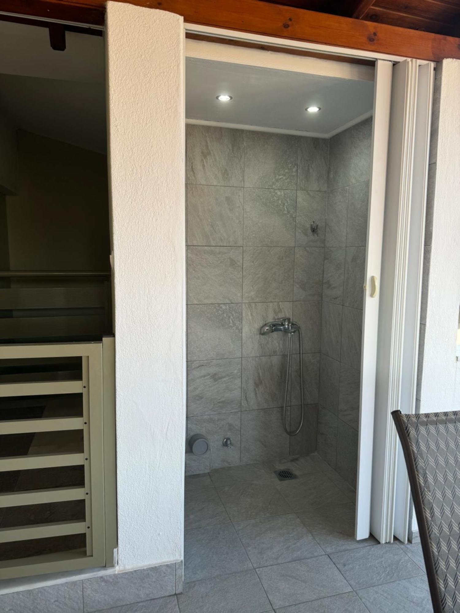 Private Modern Apartment Nea Roda Ngoại thất bức ảnh